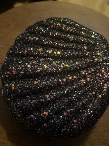 Stunning glitter shell - stunning, shell-shaped