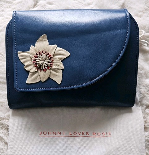 Johnny loves rosie - loves,